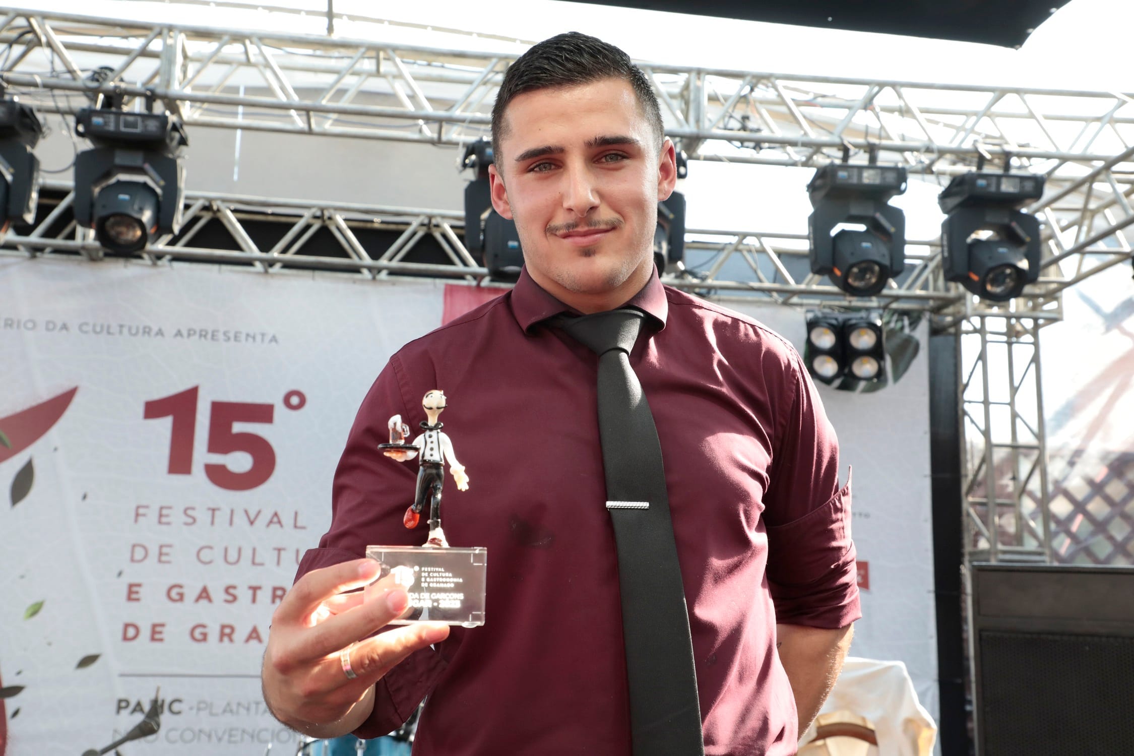 Vinícius Termuss, do Nonno Mio, vence a Corrida de Garçons em Gramado