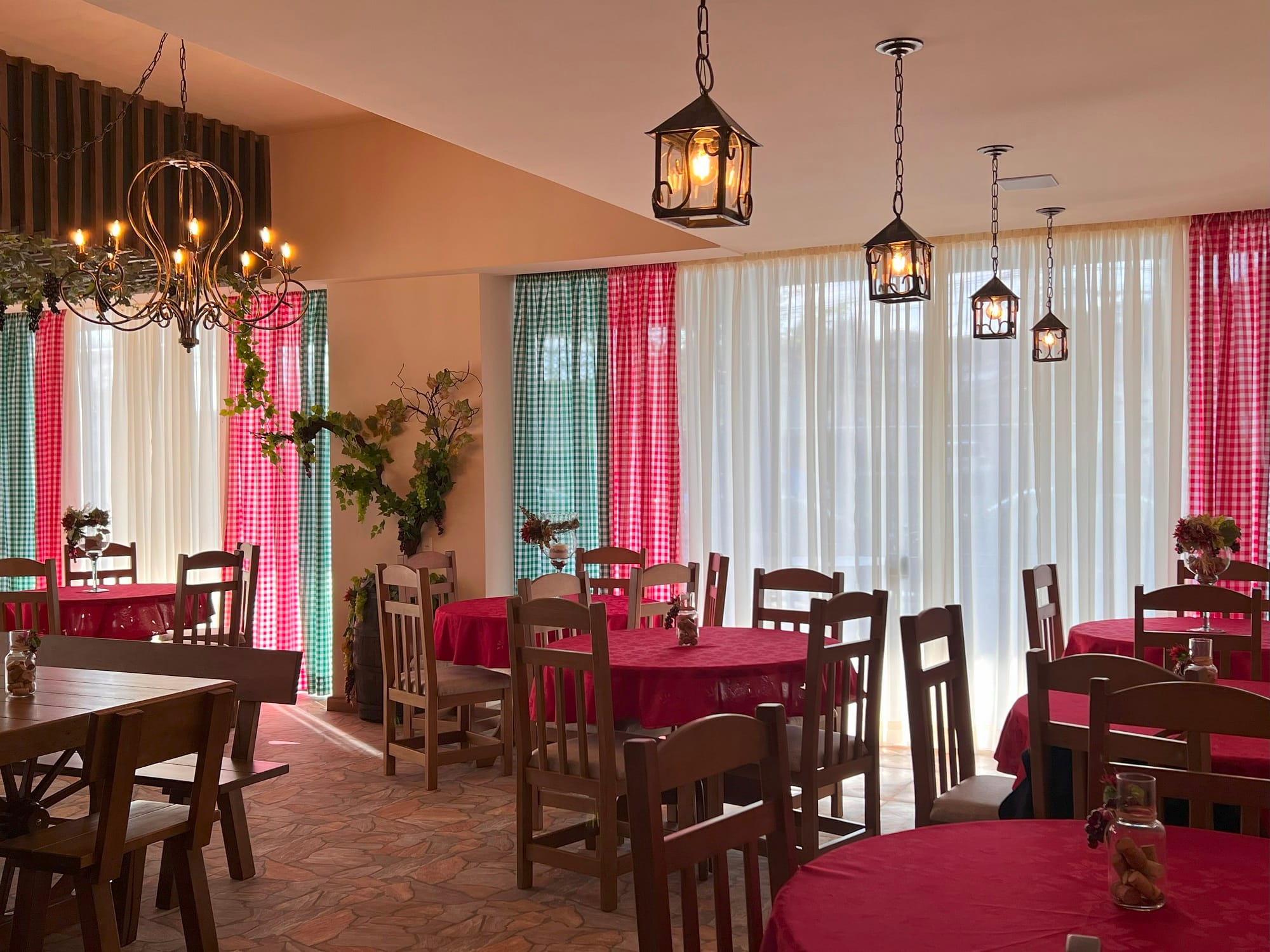 Trattoria temática inaugura em Gramado com foco na tradicional gastronomia italiana