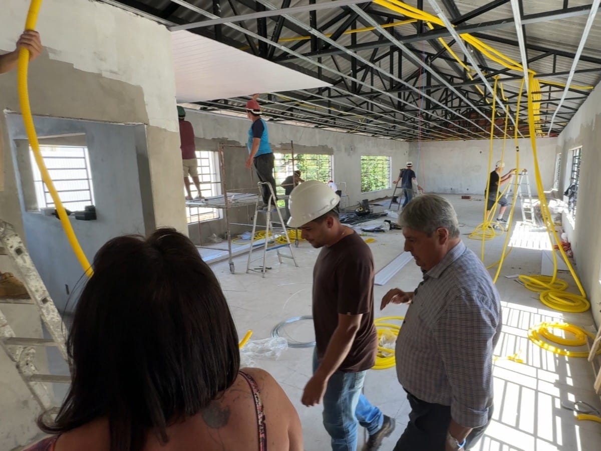 Prefeito Nestor Tissot confere andamento da ampliação da Escola Maximiliano Hahn