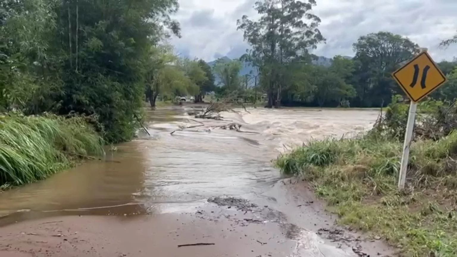 Inmet alerta para acumulados de chuva em áreas do RS e SC