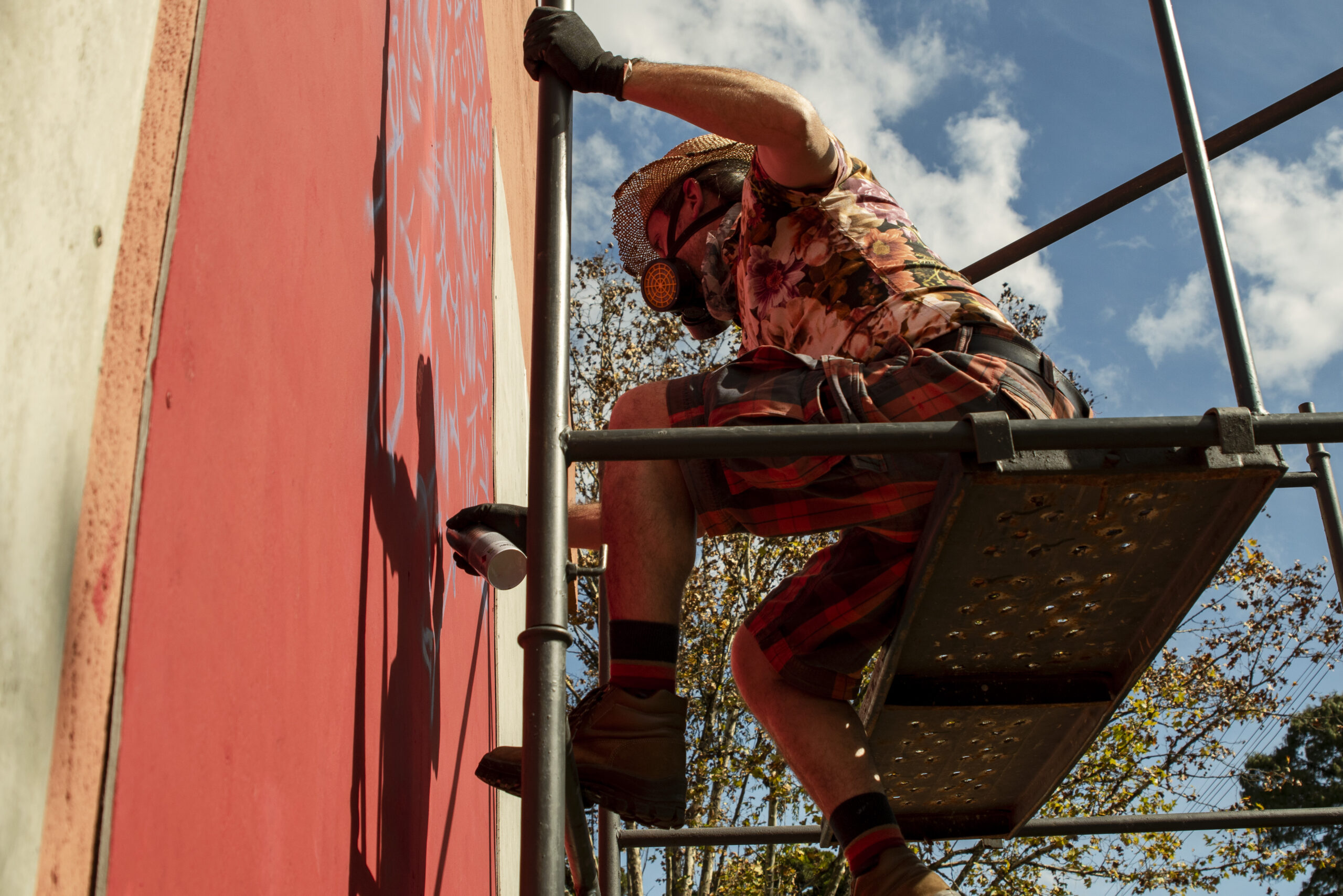 Vila Joaquina recebe doação de murais artísticos com a temática povos indígenas