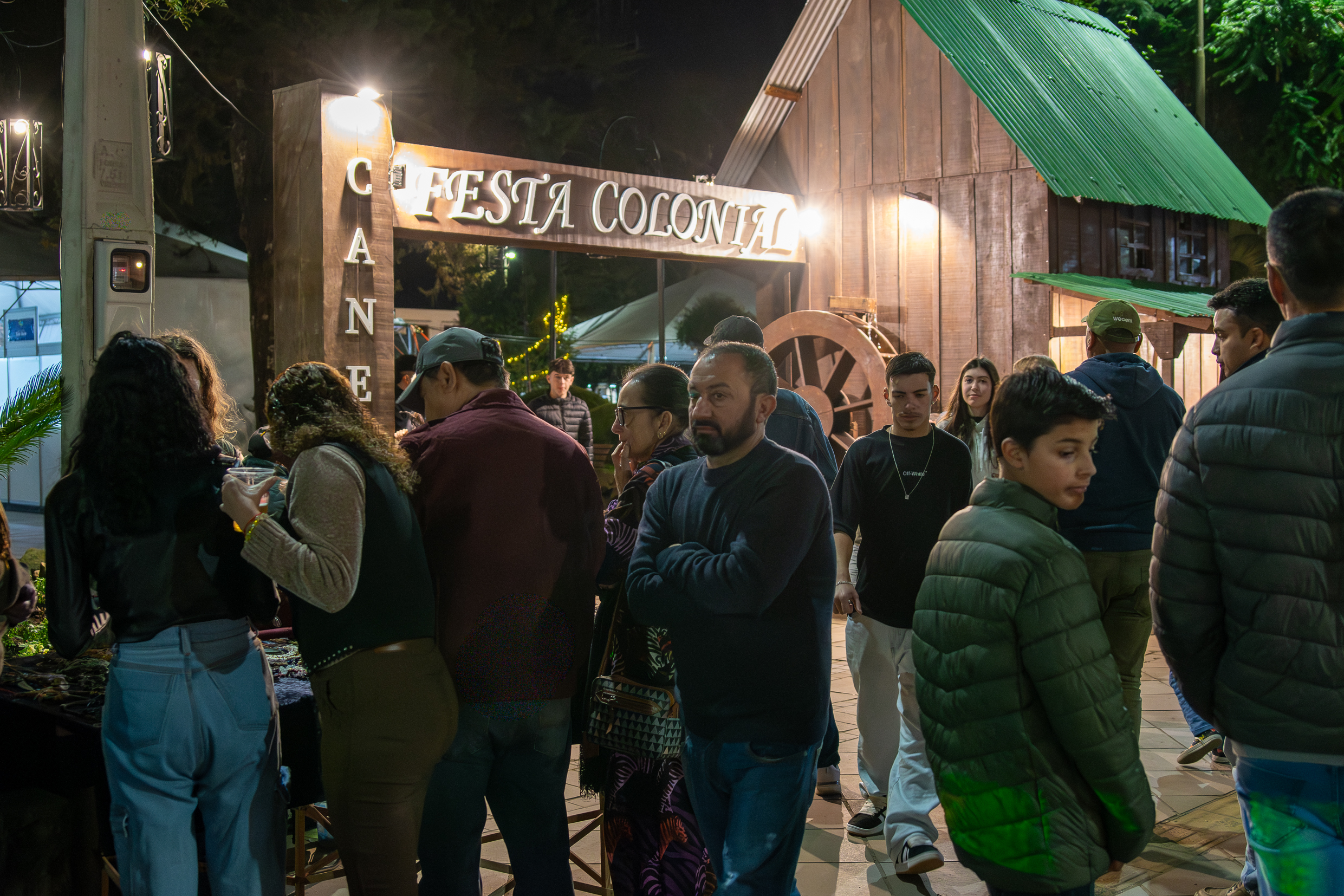 Primeiro fim de semana da Festa Colonial de Canela reúne mais de 20 mil pessoas e encanta com tradição, jogos e gastronomia típica