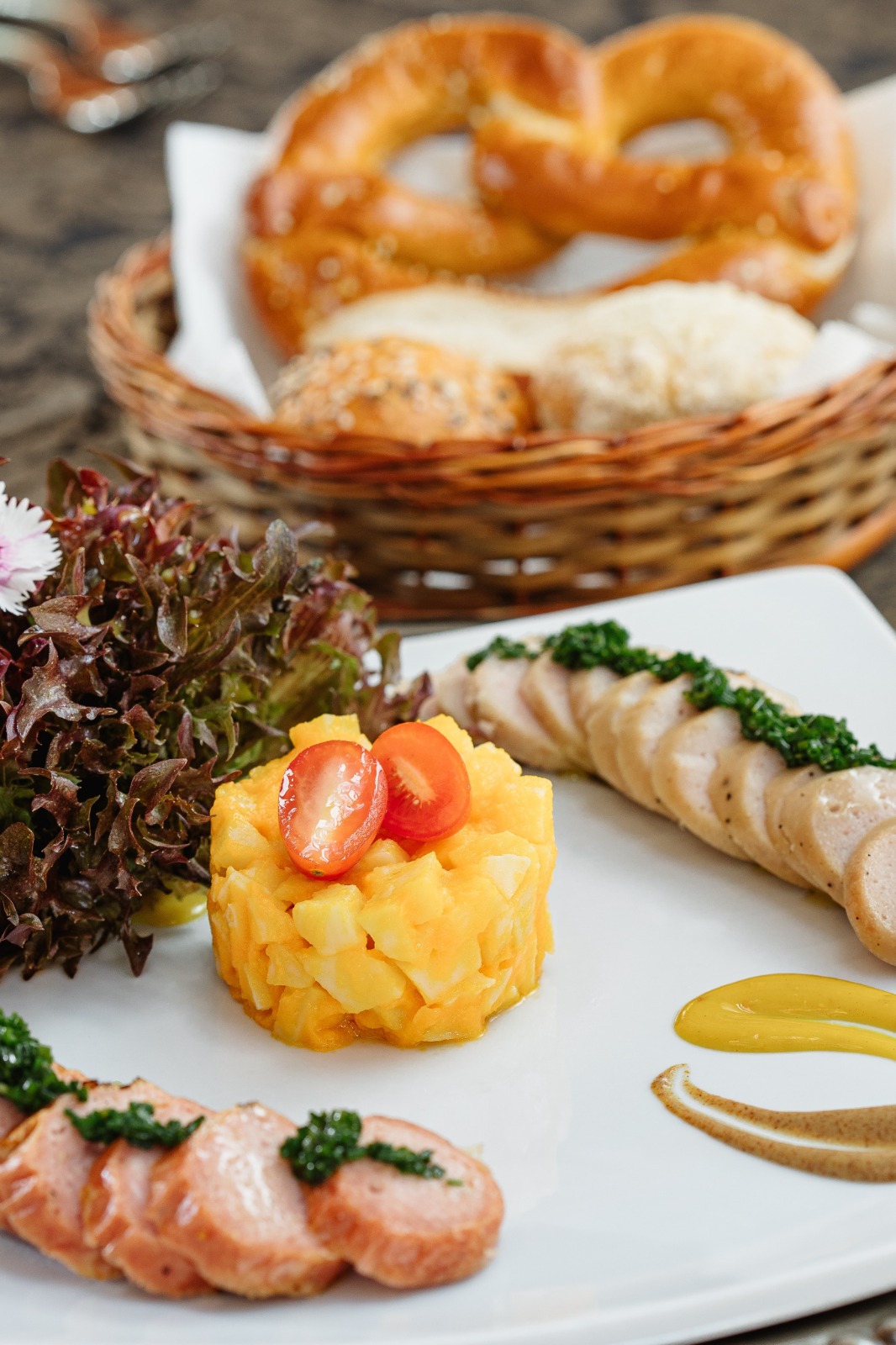 Hotel Ritta Höppner, na Serra Gaúcha, inova menu clássico com harmonização de cervejas artesanais