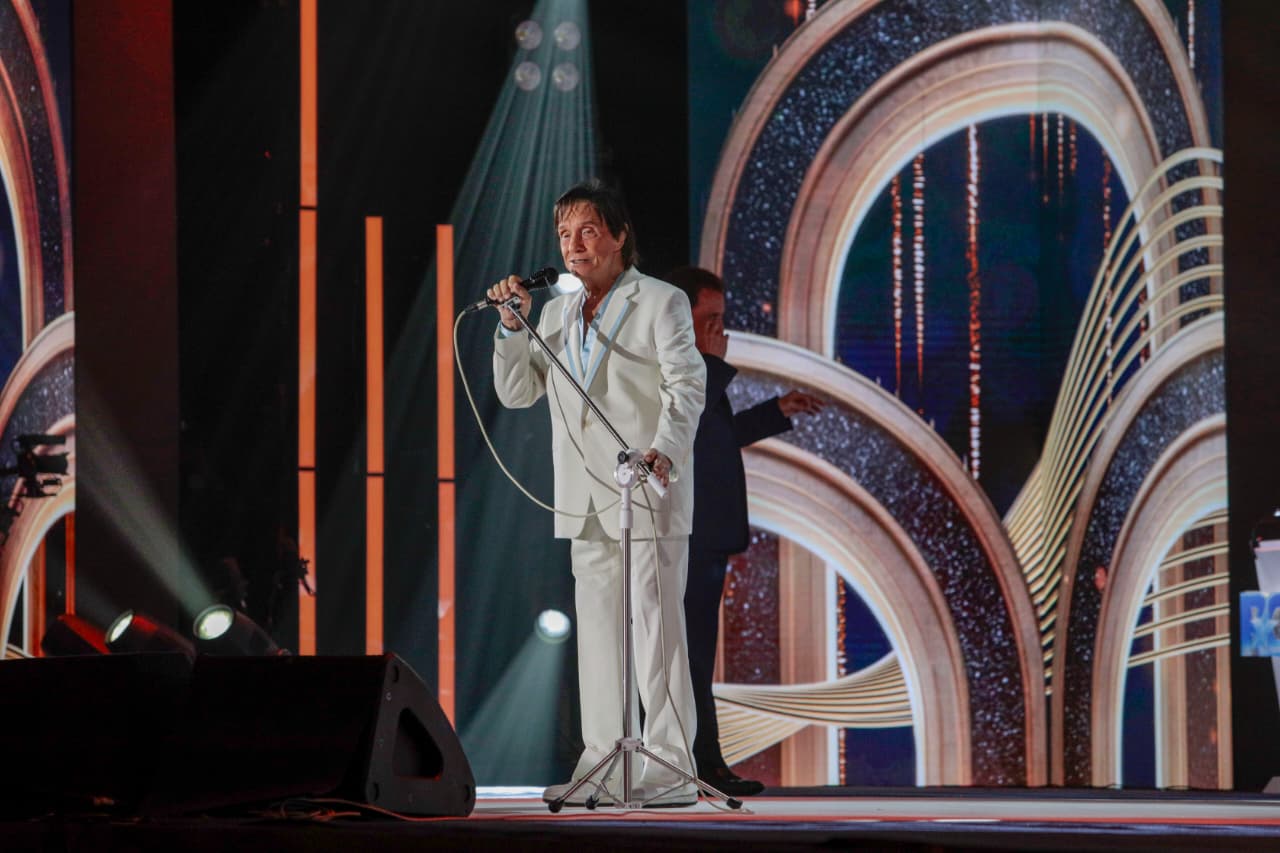 Especial de Roberto Carlos gravado no 40° Natal Luz de Gramado vai ao ar nesta terça na Globo