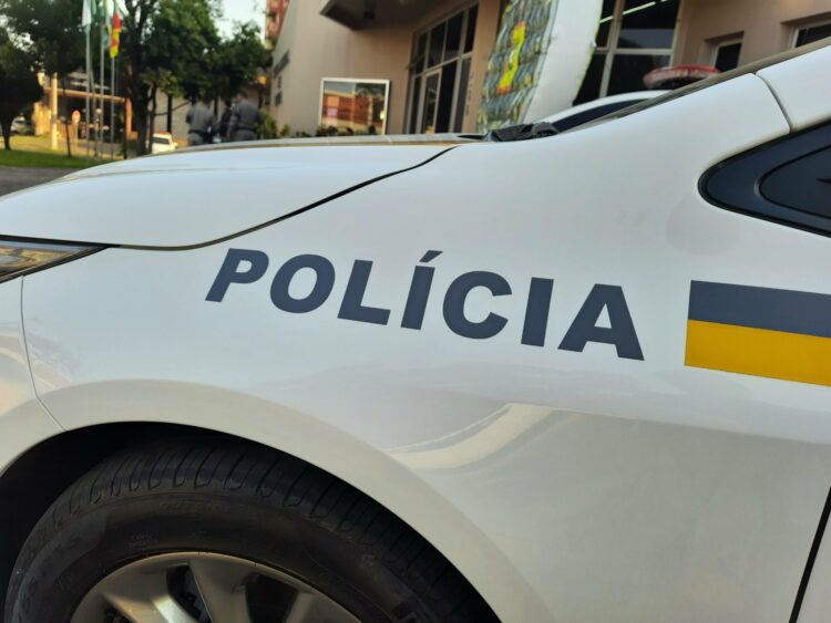 Criança de 3 anos é encontrada sozinha na rua durante a madrugada em Igrejinha
