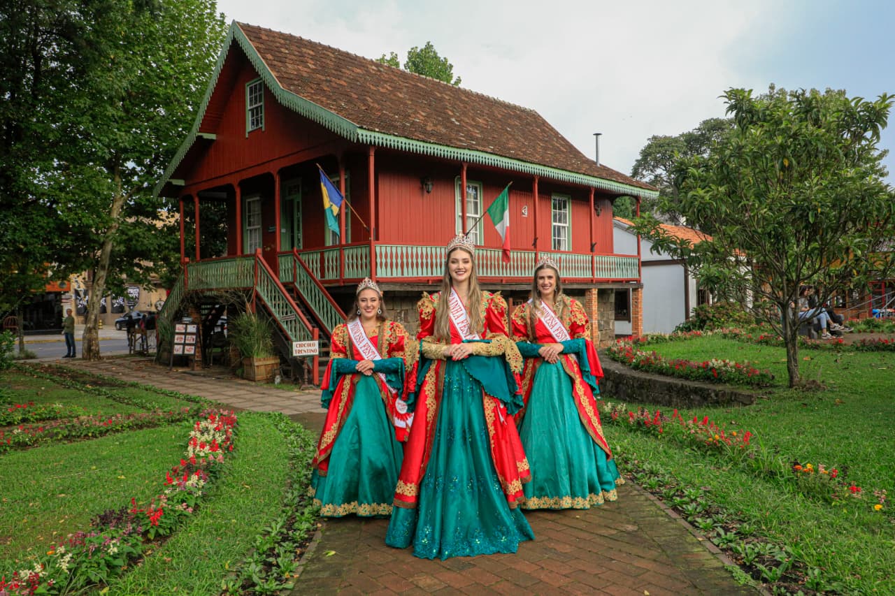 Novos trajes das soberanas da 35ª Festa da Colônia de Gramado celebram origens culturais
