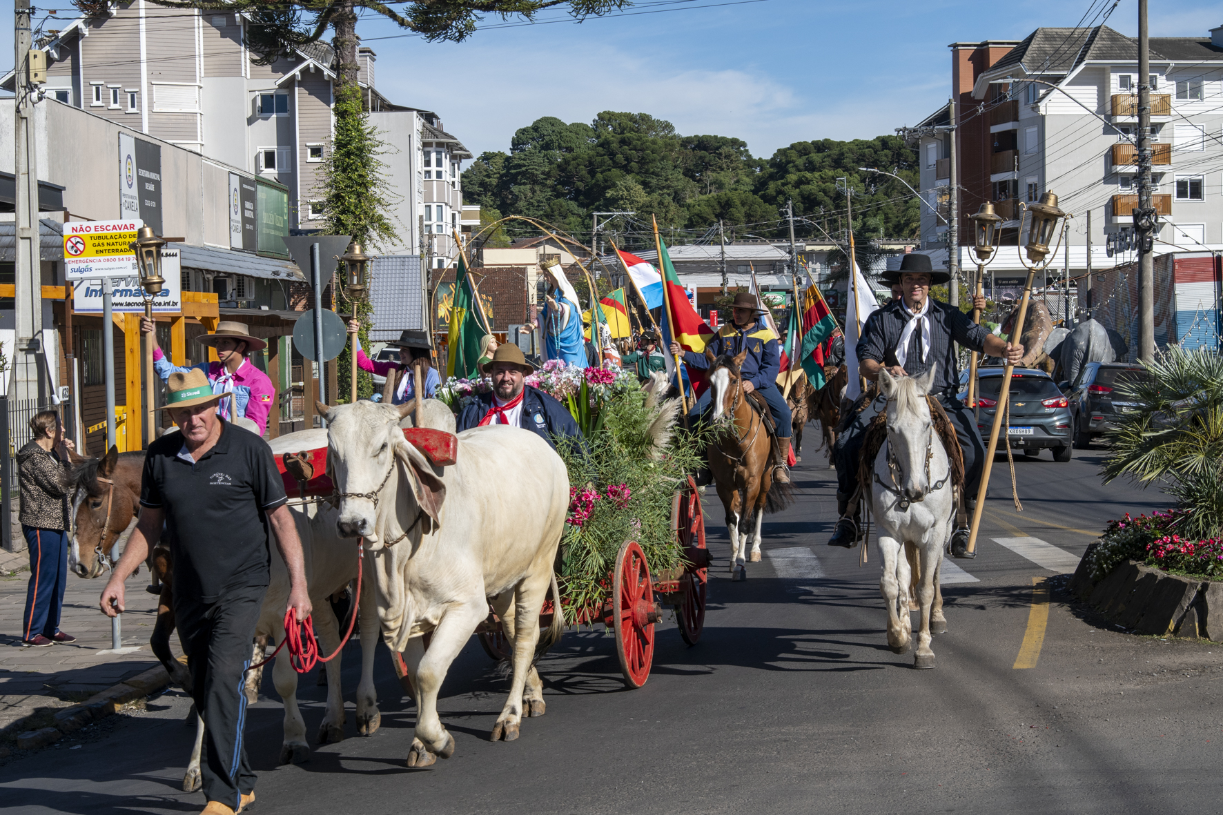 Cavalgada da Fé abre a 66ª Romaria de Caravaggio em Canela