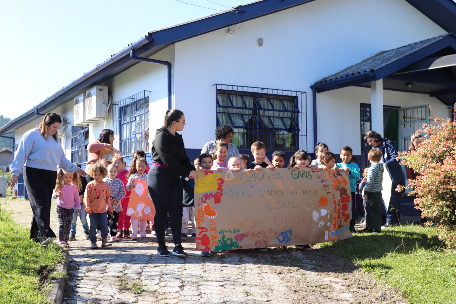 Coletores de Resíduos recebem homenagens de alunos da rede escolar de Canela